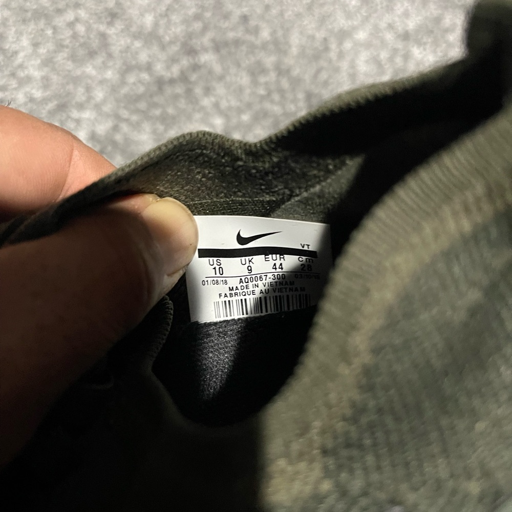 Nike Epic React Size 10 - image 5